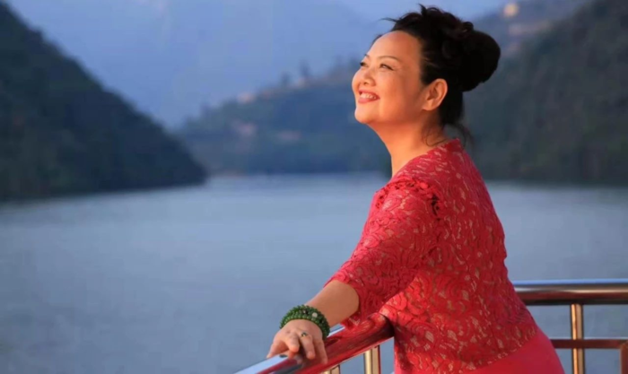 中国华语女歌手,演员——吕晶